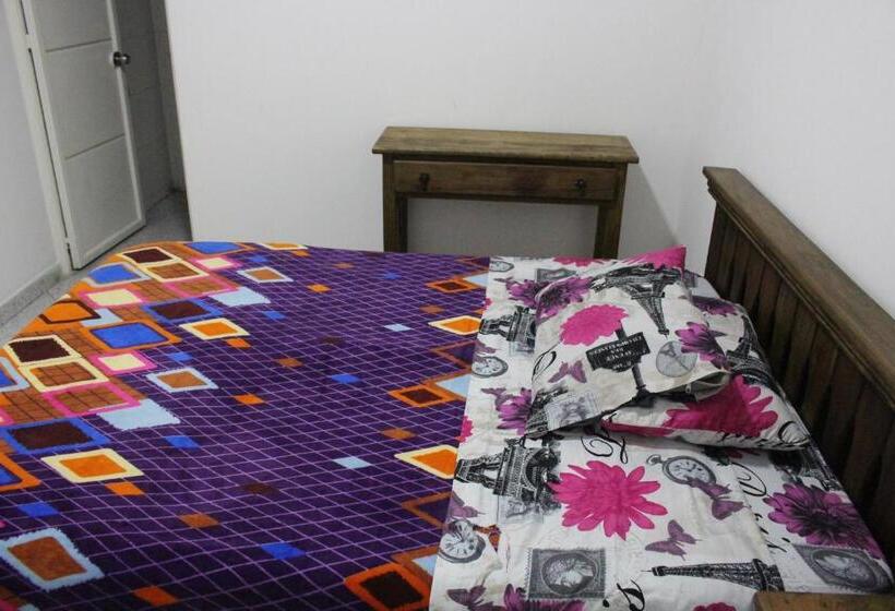 پانسیون Alameda Hostel