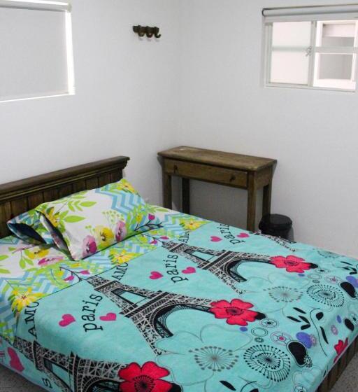 پانسیون Alameda Hostel