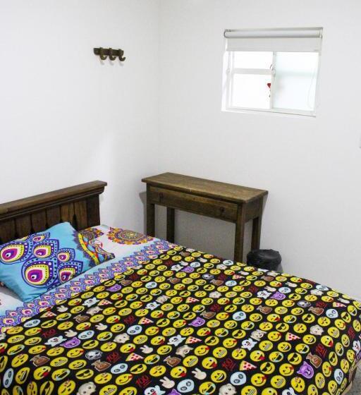 پانسیون Alameda Hostel