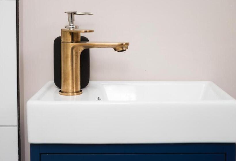 פנסיון Bankers Room + Kitchenette