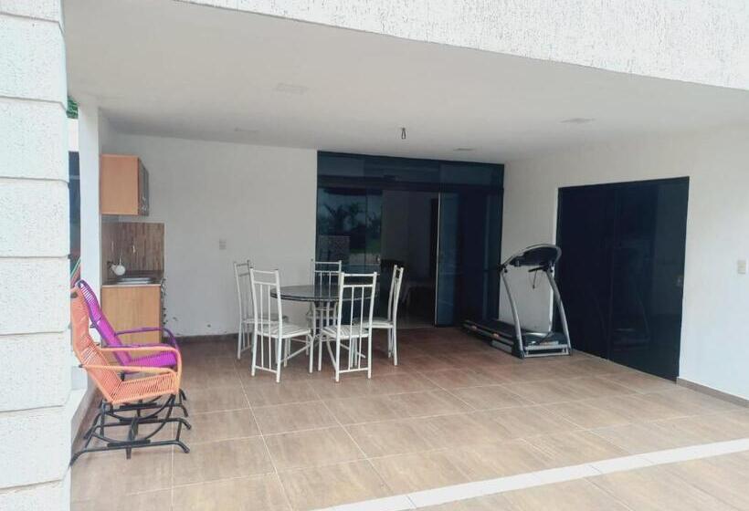 پانسیون La Piña Dorada