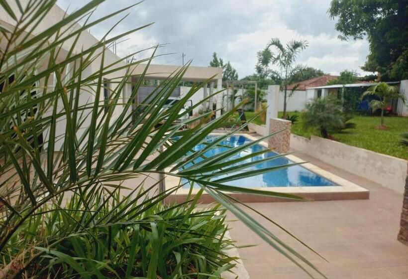 پانسیون La Piña Dorada