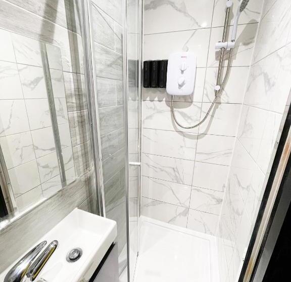 بنسيون Letzi Private En Suite In Harrow