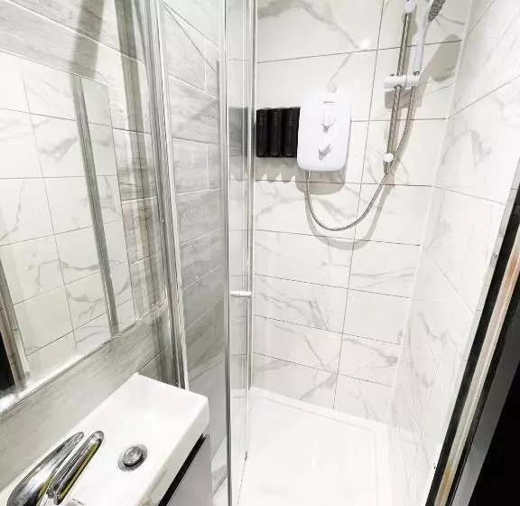 Majatalo Letzi Private En Suite In Harrow