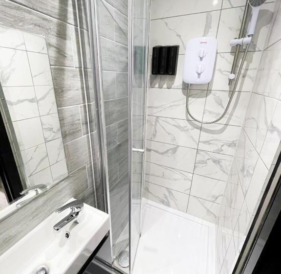 بنسيون Letzi Private En Suite In Harrow