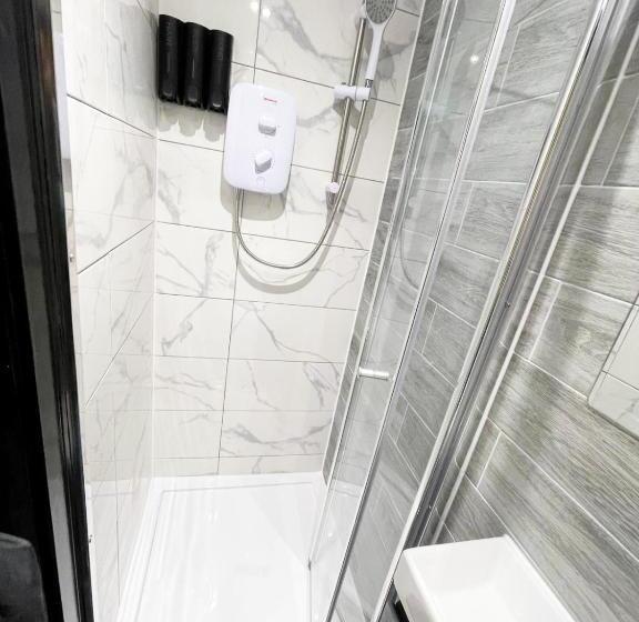 بنسيون Letzi Private En Suite In Harrow