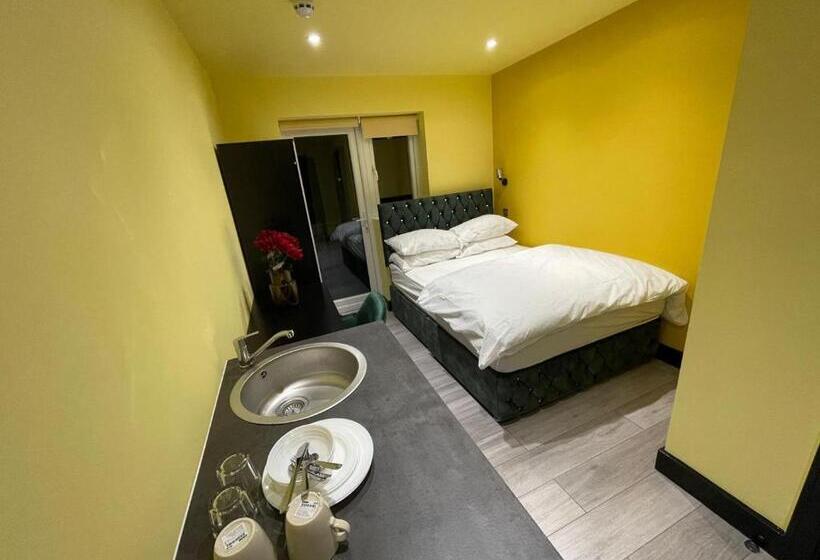 بنسيون Letzi Private En Suite In Harrow