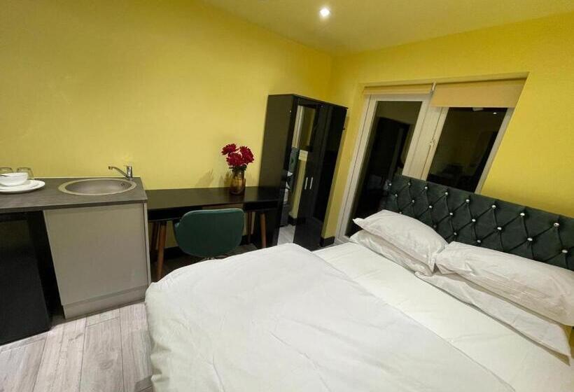 بنسيون Letzi Private En Suite In Harrow