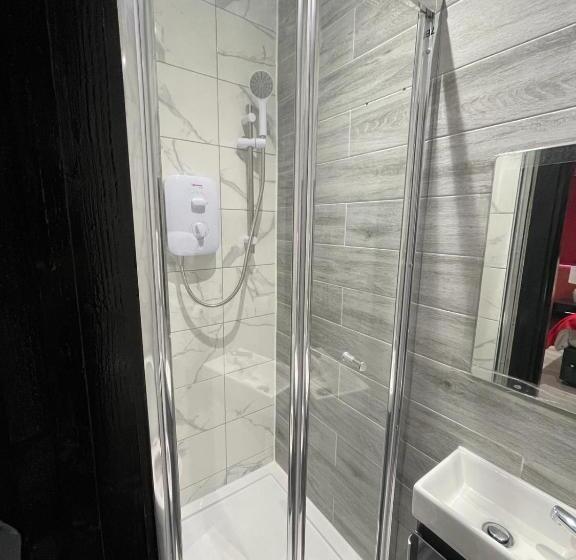 بنسيون Letzi Private En Suite In Harrow