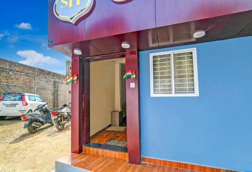 Pensão Oyo 82170 Hotel Shree