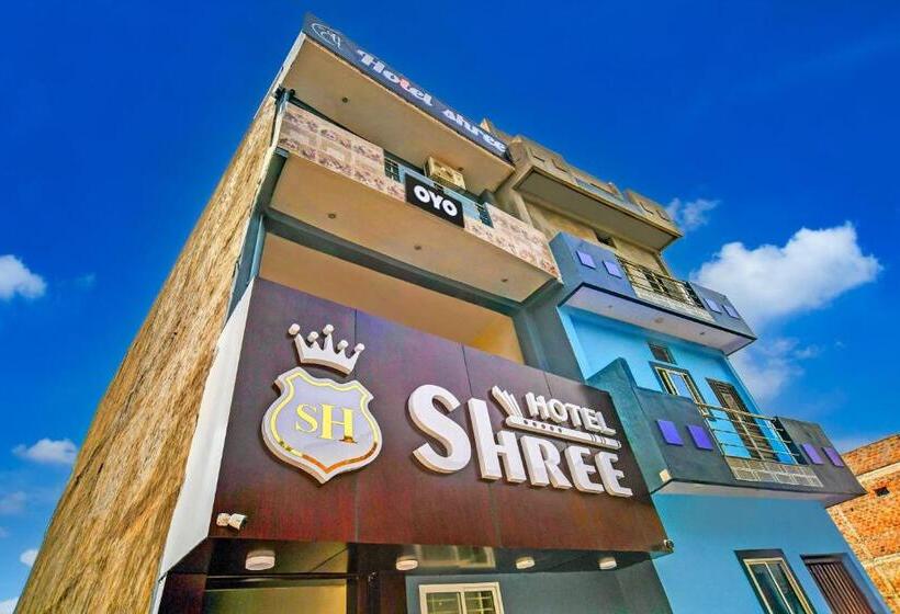 Pensão Oyo 82170 Hotel Shree