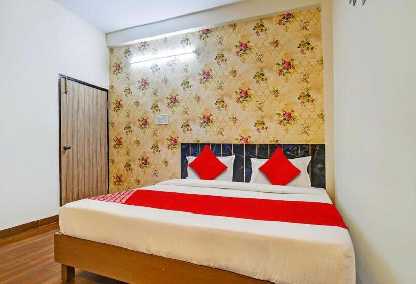 Pensão Oyo 82170 Hotel Shree