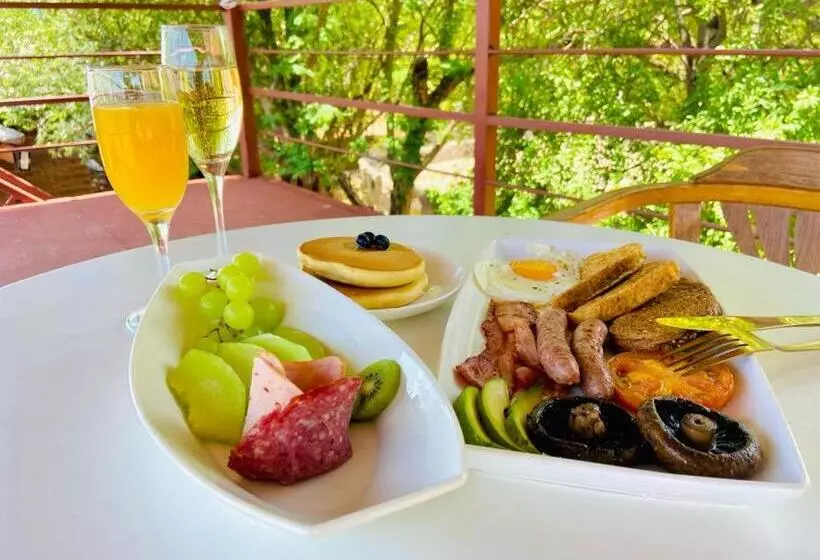 تختخواب و صبحانه Grand Bay Botanical Gardens & Resort