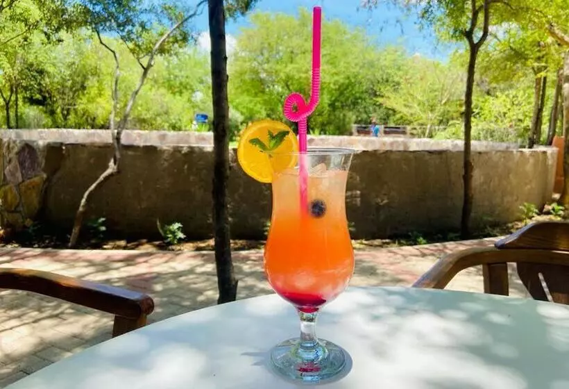 تختخواب و صبحانه Grand Bay Botanical Gardens & Resort