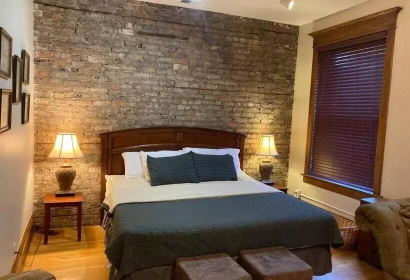 ベッドアンドブレックファースト Large Room With King Bed In The Lakeview   3a