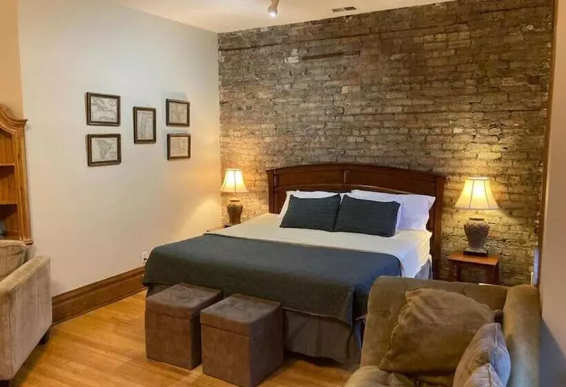ベッドアンドブレックファースト Large Room With King Bed In The Lakeview   3a