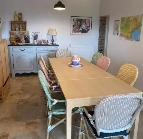 Aamiaismajoitus (B&B) Les Chambres Des 3 Chouettes