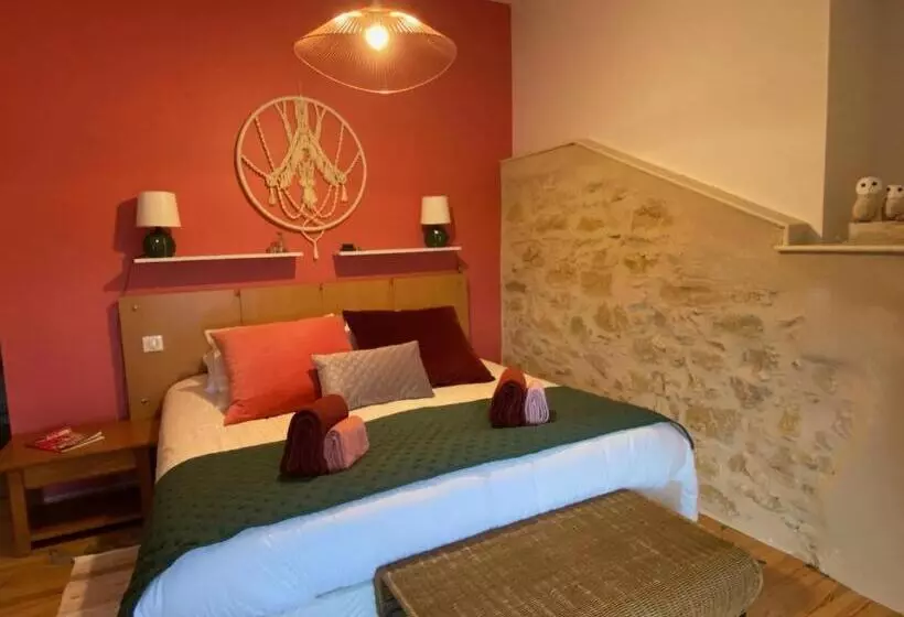 Aamiaismajoitus (B&B) Les Chambres Des 3 Chouettes