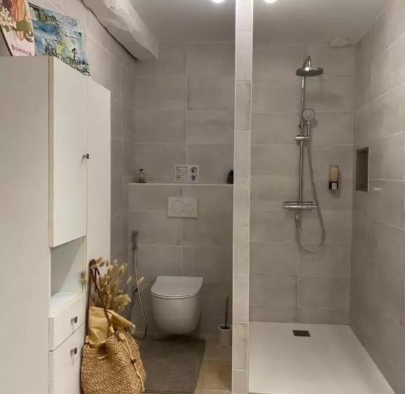 Aamiaismajoitus (B&B) Les Chambres Des 3 Chouettes