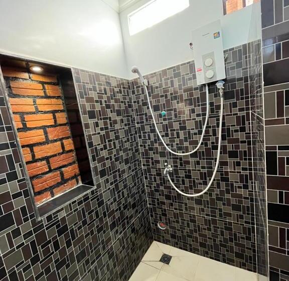 Errol S Homestay And Hostel