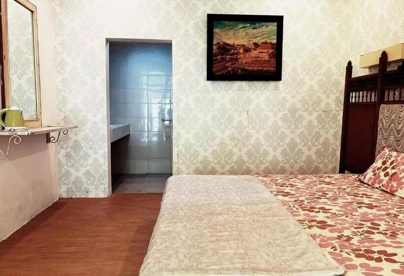 ホテル De Karanganjar Inn