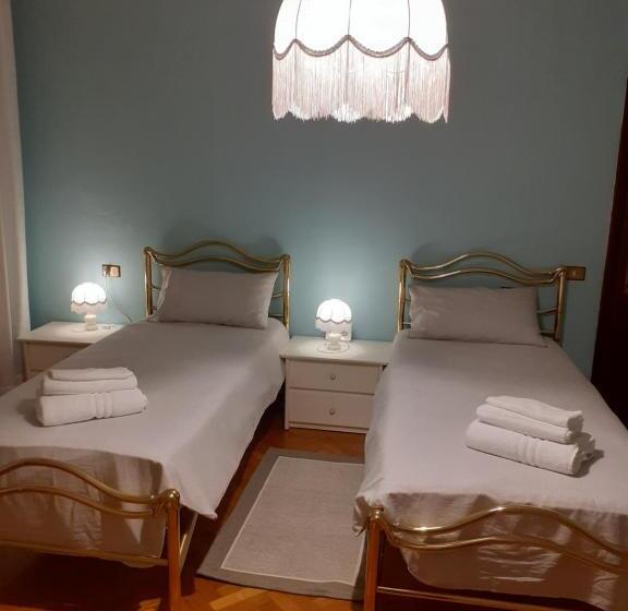 بنسيون Gold House