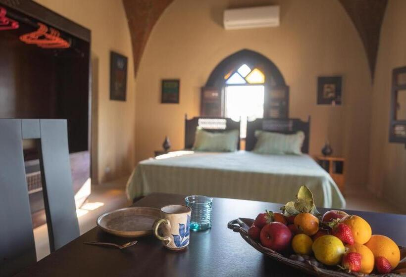 پانسیون L’aziza House