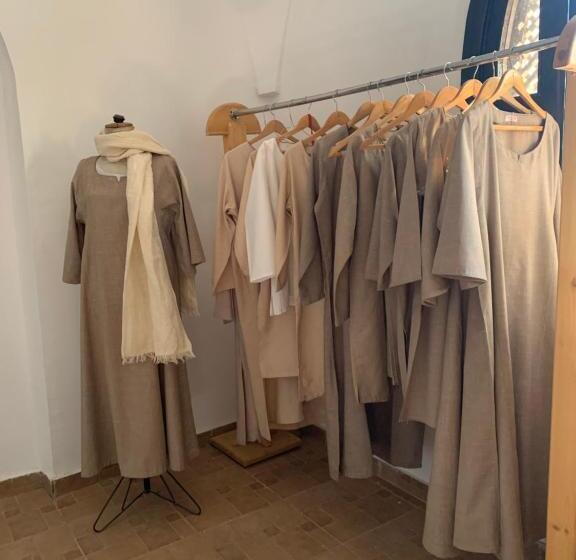 پانسیون L’aziza House