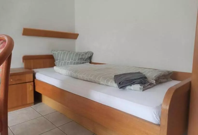 Majatalo Monteurzimmer   Waldbronn