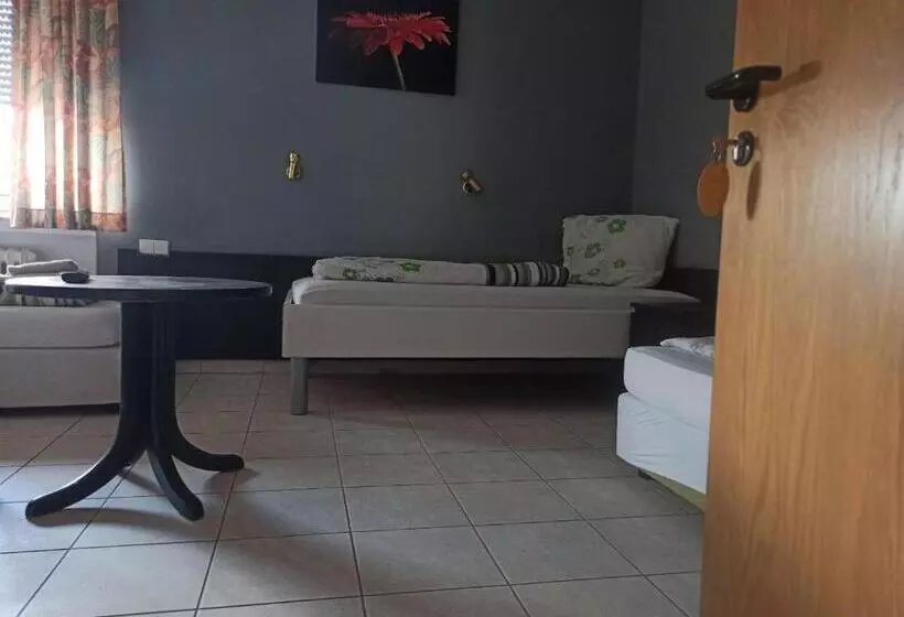 Majatalo Monteurzimmer   Waldbronn