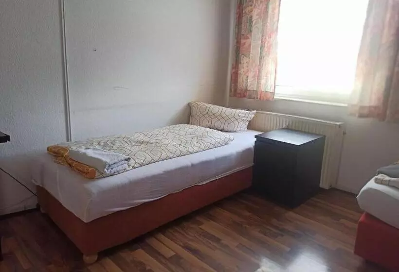 Majatalo Monteurzimmer   Waldbronn