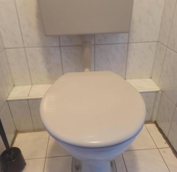 פנסיון Monteurzimmer   Waldbronn