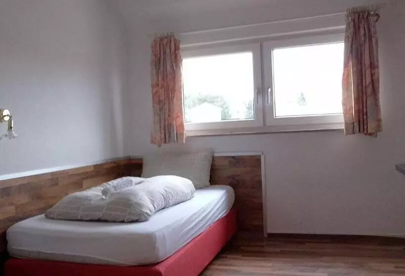 Majatalo Monteurzimmer   Waldbronn