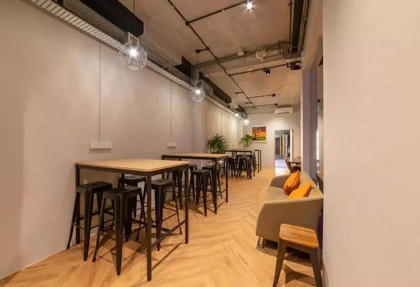هاستل Bluewaters Pods 11 North Canal Road