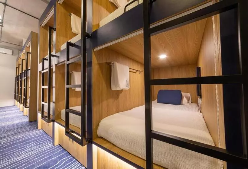 هاستل Bluewaters Pods 11 North Canal Road
