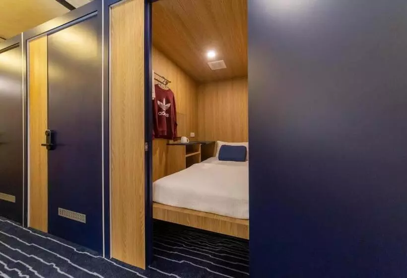 هاستل Bluewaters Pods 11 North Canal Road
