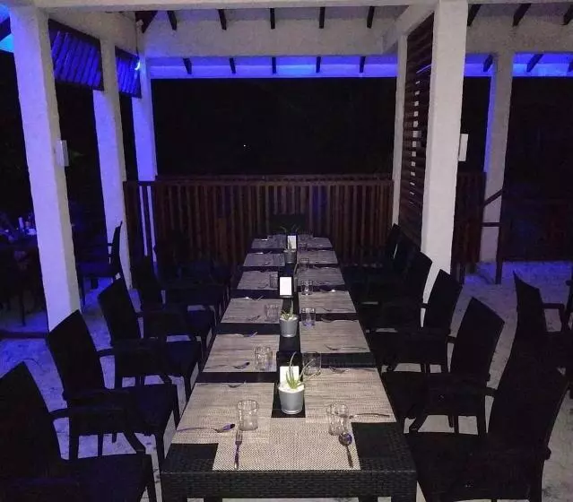 هاستل Kendhoo Holidays