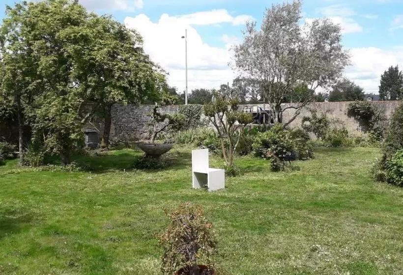 Aamiaismajoitus (B&B) Les Balcons Sur La Loire