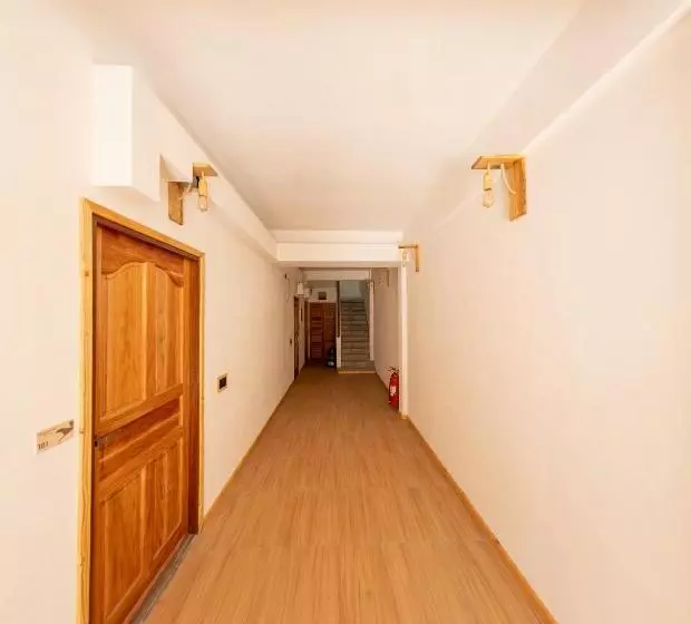 هتل Manta Sea View Himandhoo