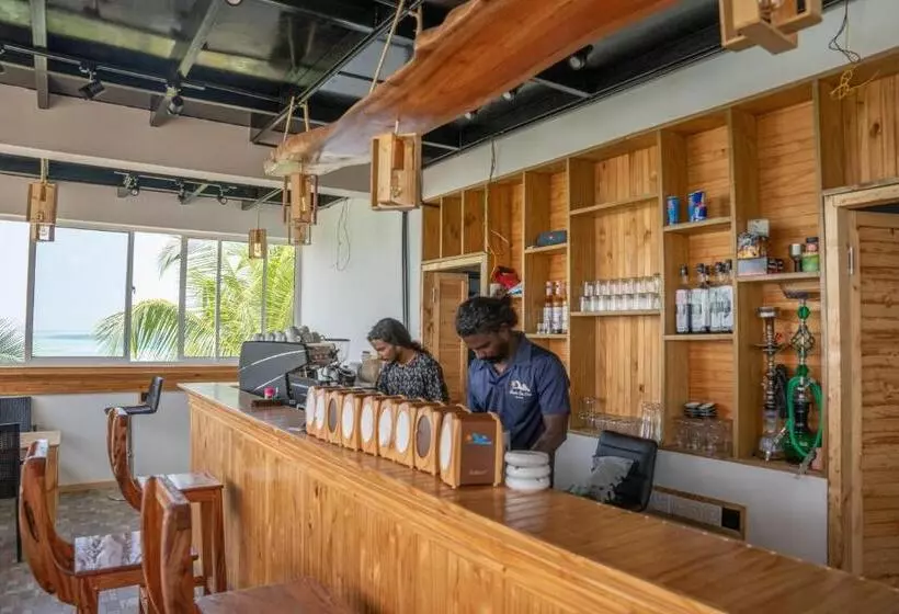 هتل Manta Sea View Himandhoo