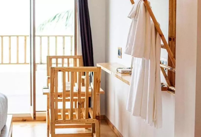 هتل Manta Sea View Himandhoo