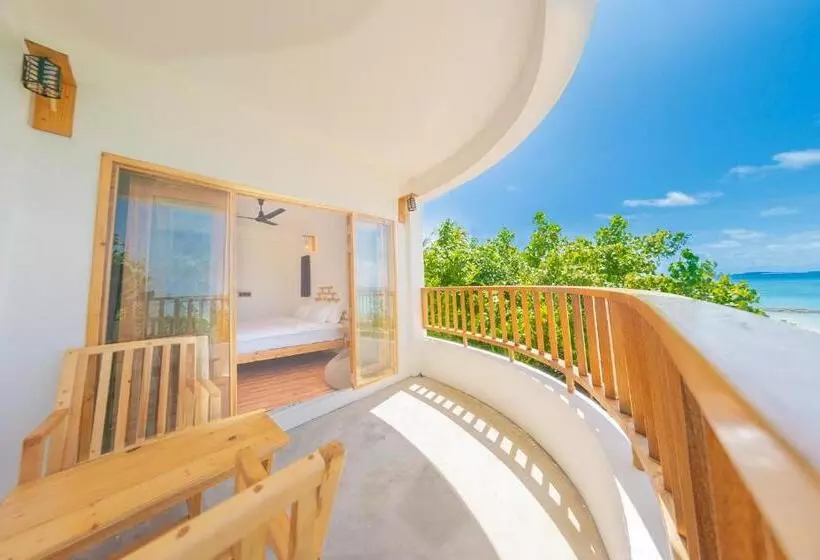 هتل Manta Sea View Himandhoo