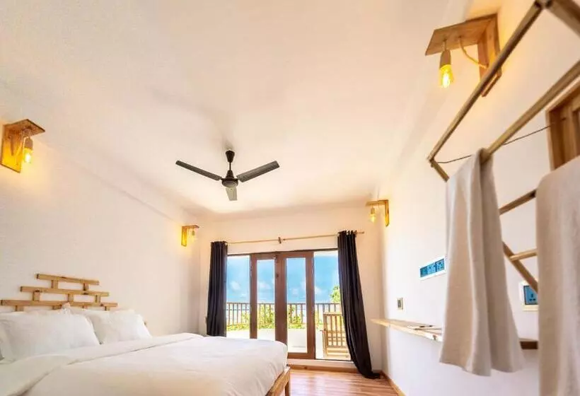 هتل Manta Sea View Himandhoo