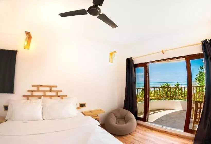 هتل Manta Sea View Himandhoo