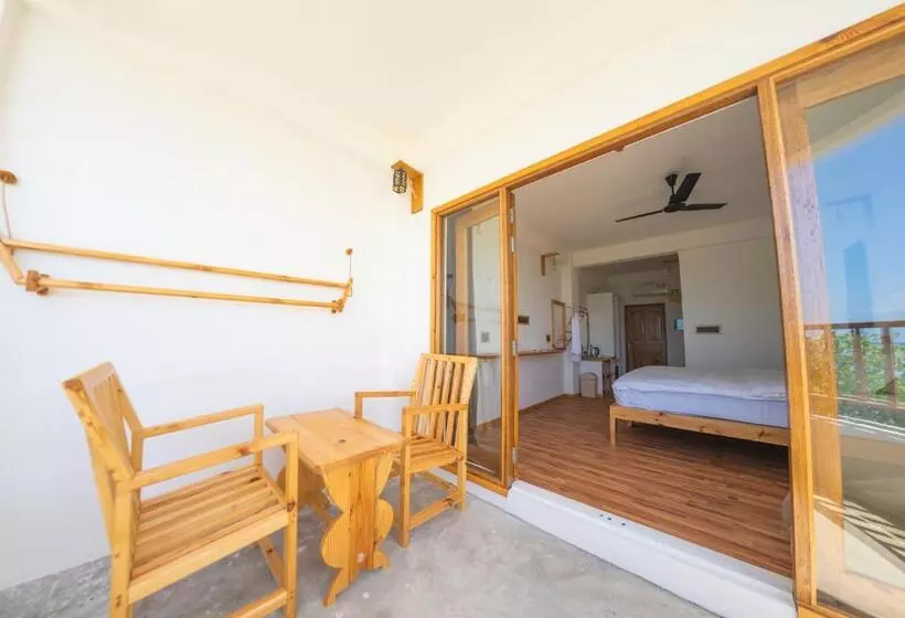 هتل Manta Sea View Himandhoo