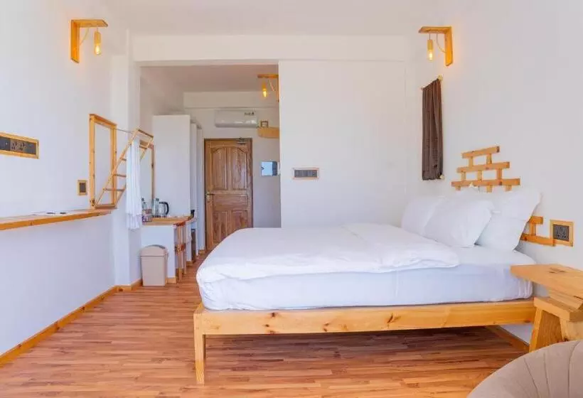 هتل Manta Sea View Himandhoo