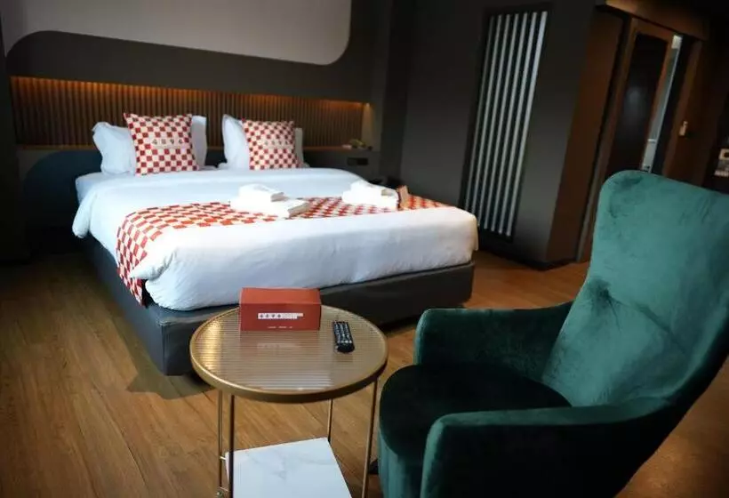 Hotelli Nw 4896 Theater