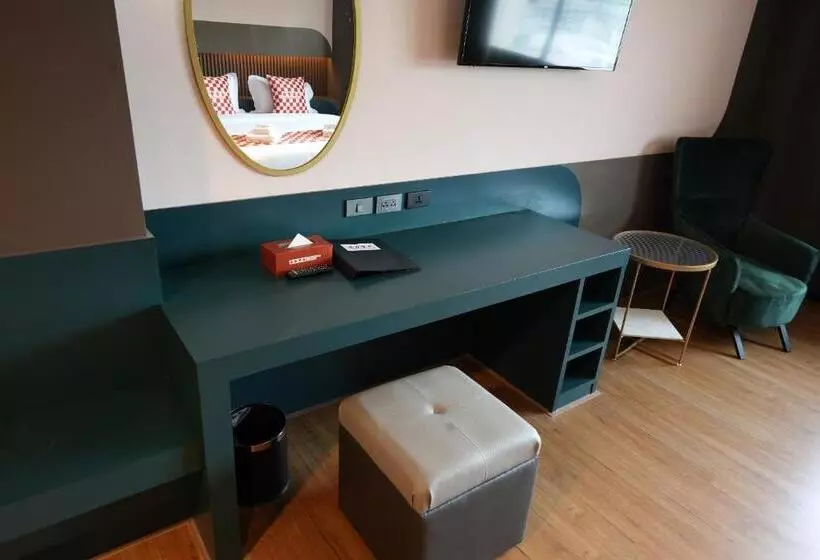 Hotelli Nw 4896 Theater