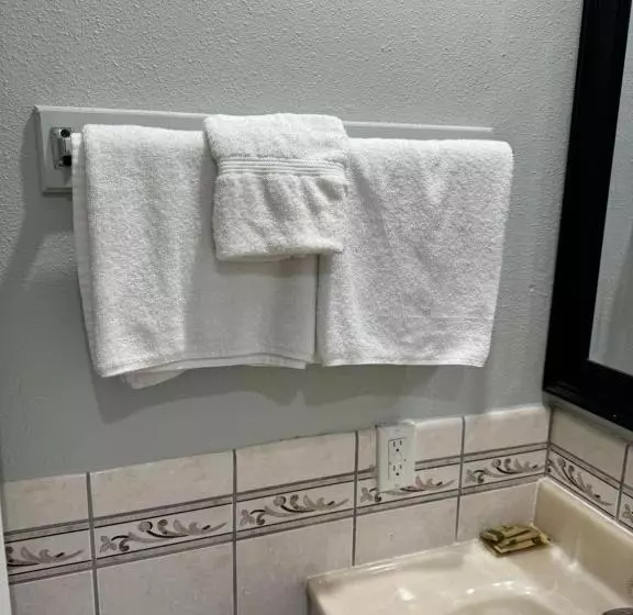 La Cienega Inn Motel