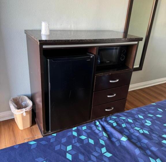 La Cienega Inn Motel